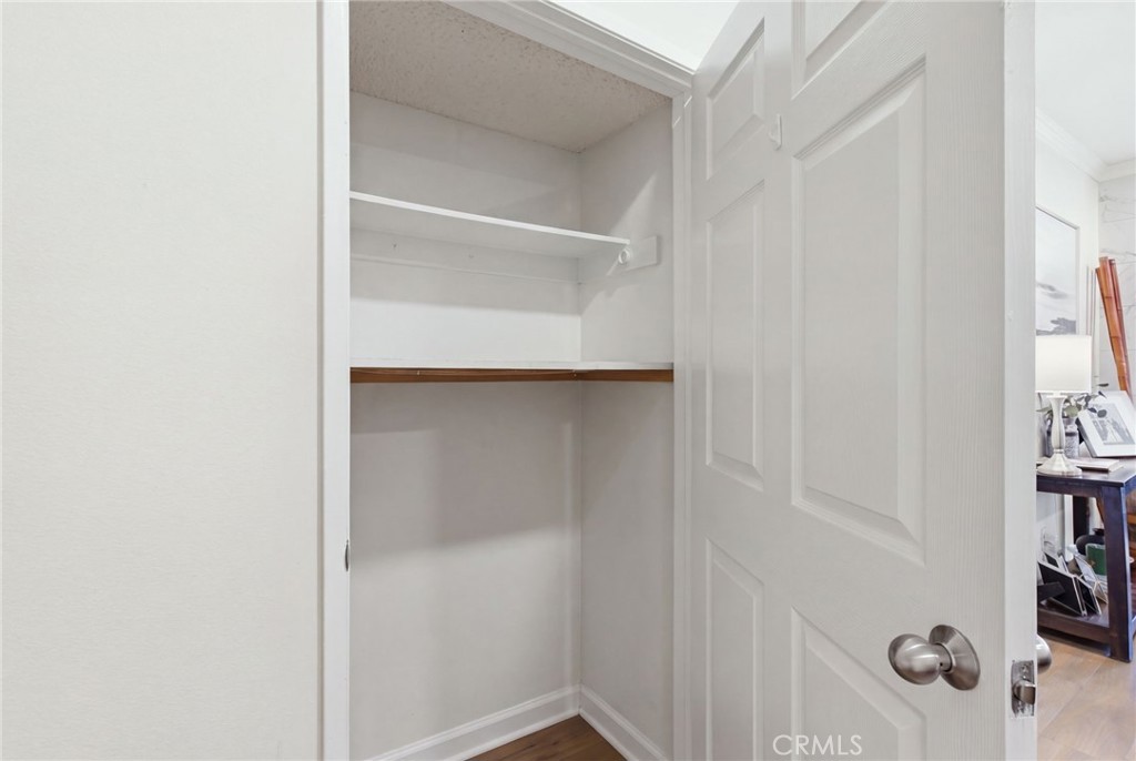 729 S Hobart Boulevard 11 Property Photo 18