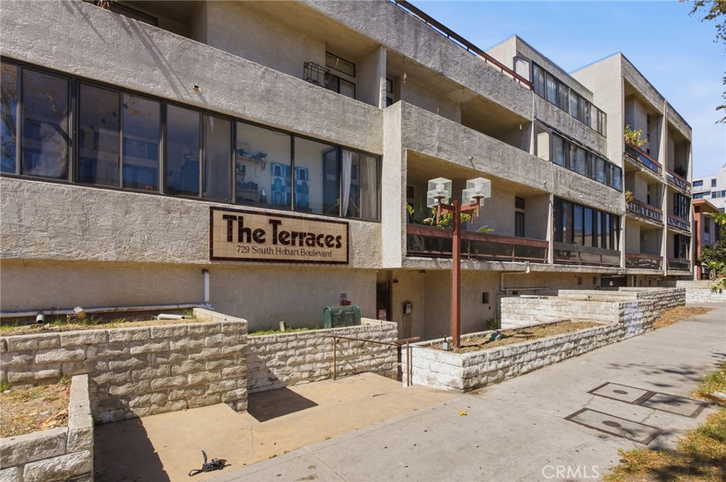 729 S Hobart Boulevard 11 Property Photo 20