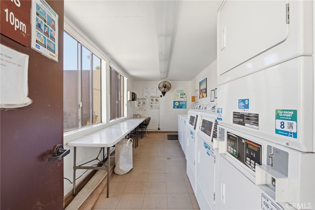729 S Hobart Boulevard 11 Property Photo 29