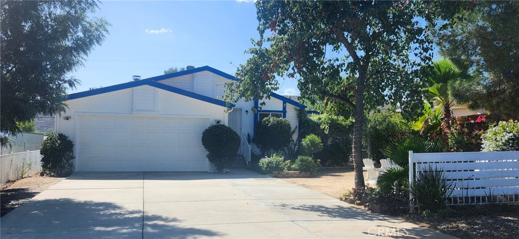 23781 Casa Bonita Ave Property Photo 1