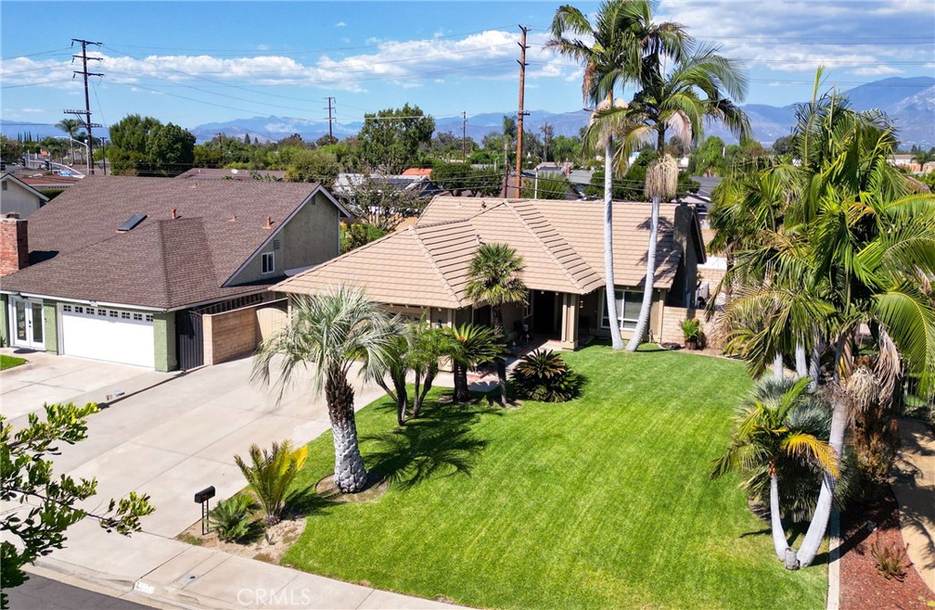 6336 Eisenhower Court Property Photo 4