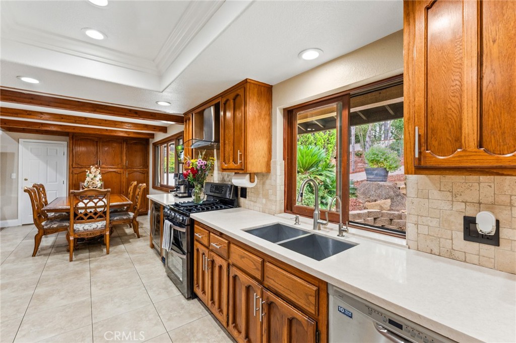 1916 Tumin Road Property Photo 17