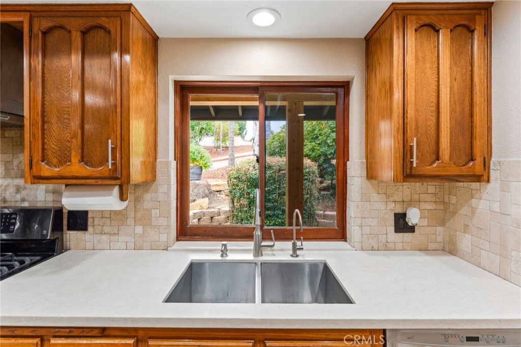 1916 Tumin Road Property Photo 19