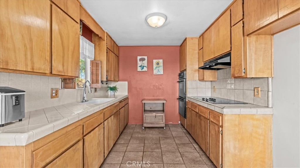 5688 Baileya Property Photo 8