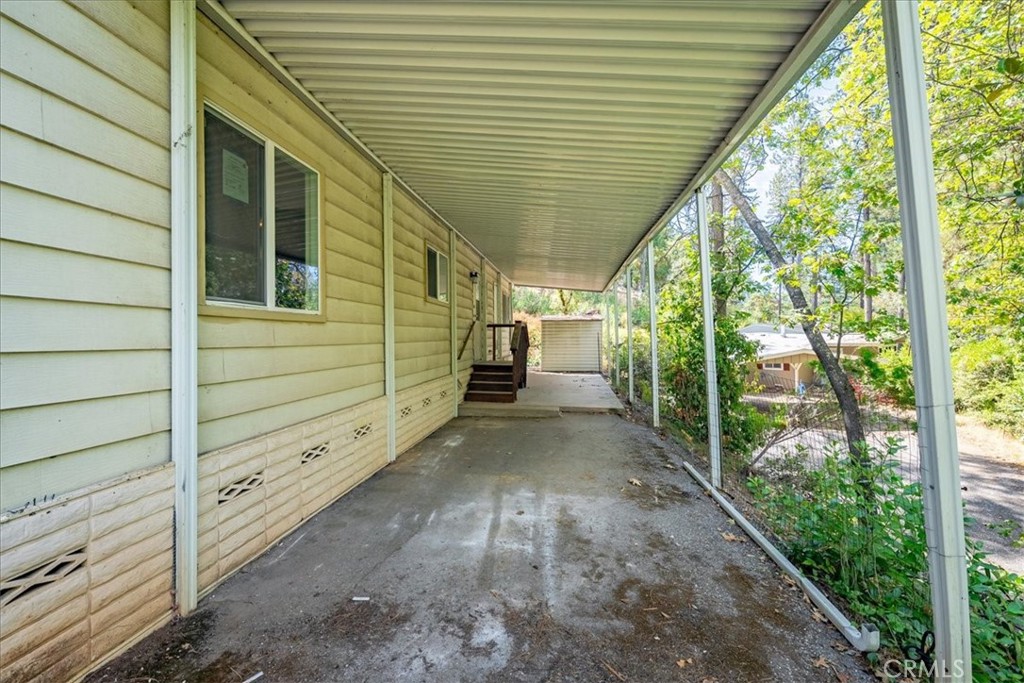 18566 Dunvegan Property Photo 4