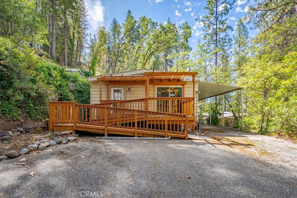18566 Dunvegan Property Photo 29