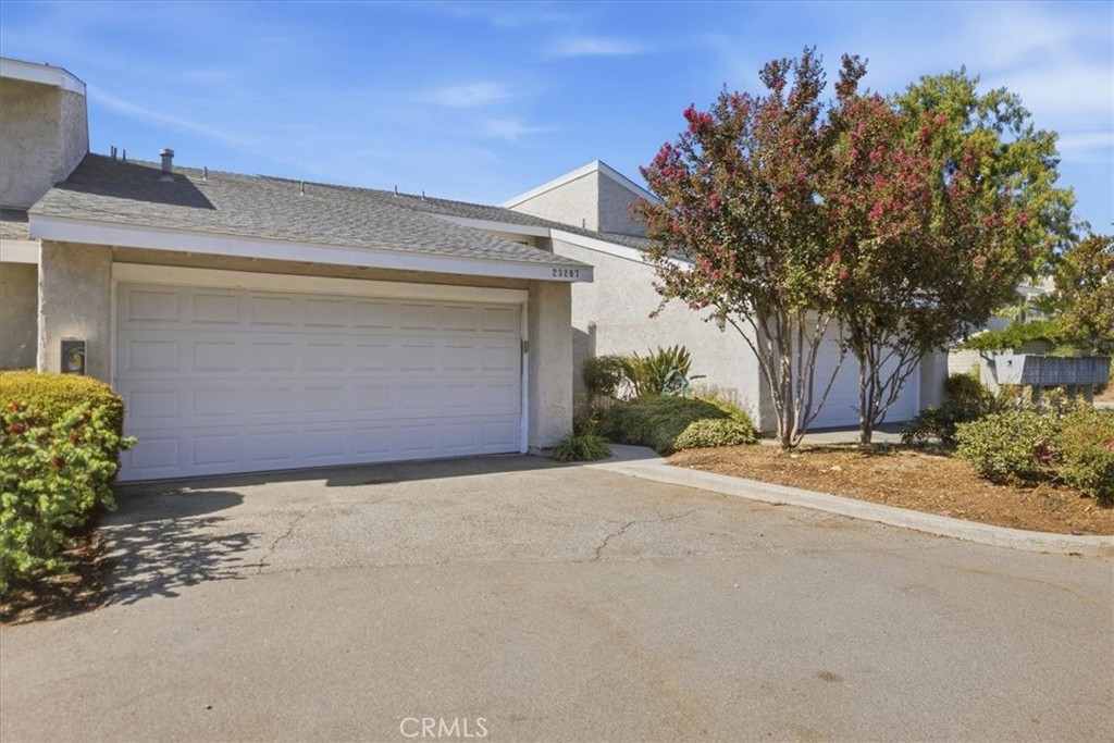 23207 Kimmore Property Photo 1
