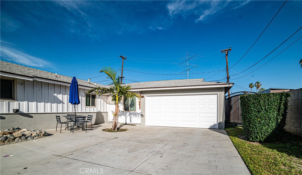 1408 N Buckingham Street Property Photo 5