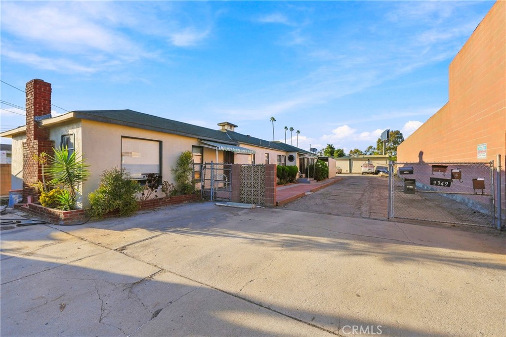 9349 Artesia Property Photo 8
