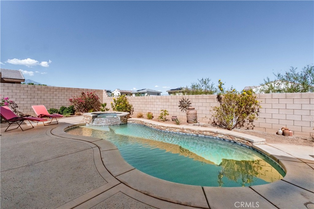 73722 Picasso Property Photo 29