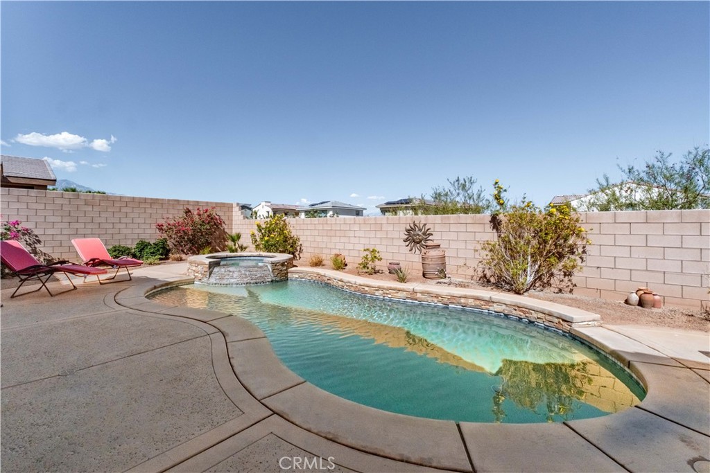 73722 Picasso Property Photo 32