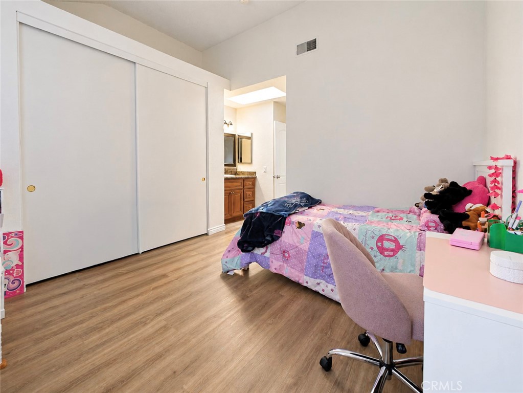 182 W Walnut B Property Photo 15