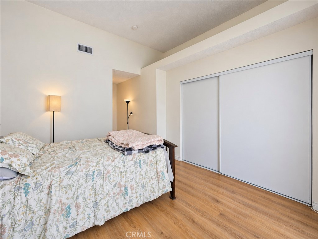 182 W Walnut B Property Photo 17