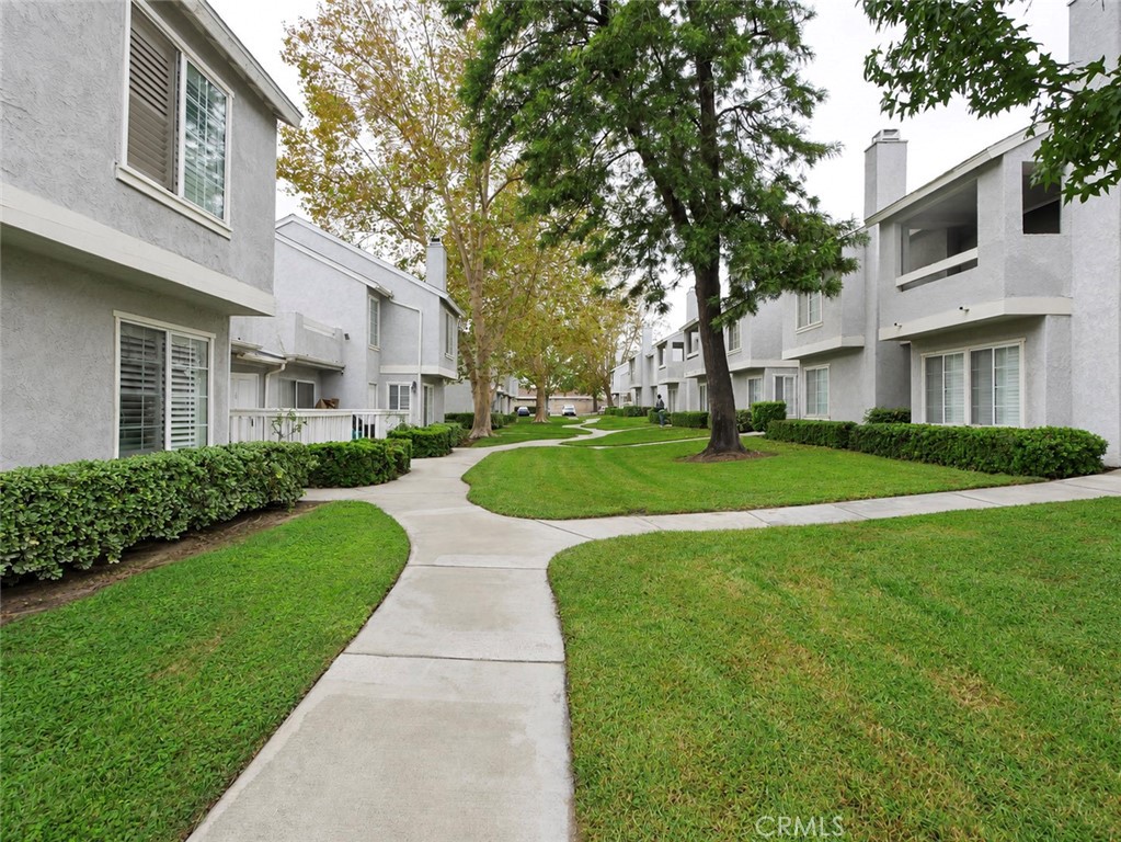 182 W Walnut B Property Photo 22