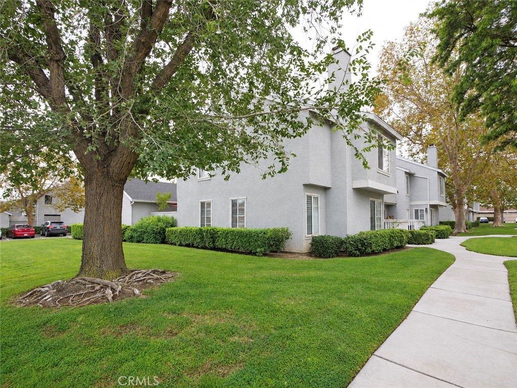 182 W Walnut B Property Photo 23