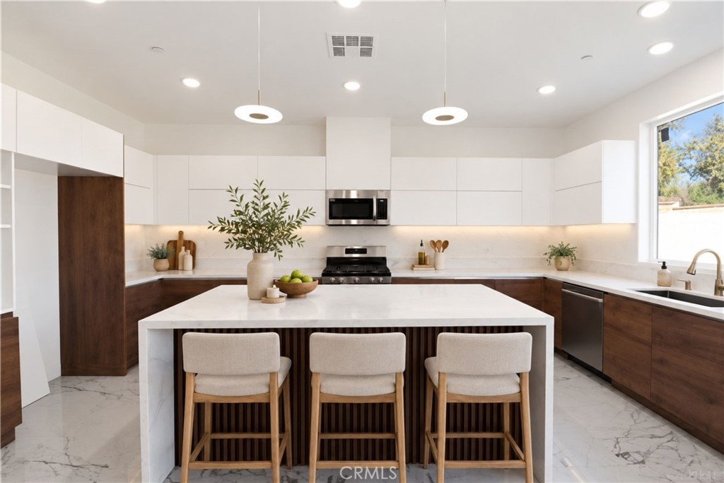 14416 Buvan Court Property Photo 4