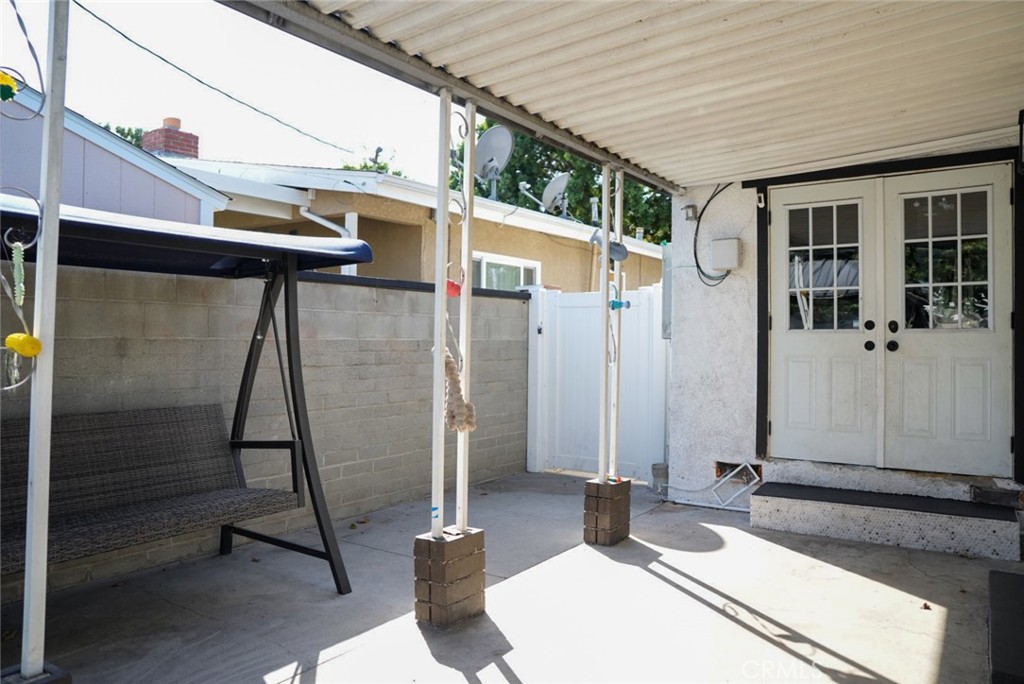 14312 Dumont Property Photo 6