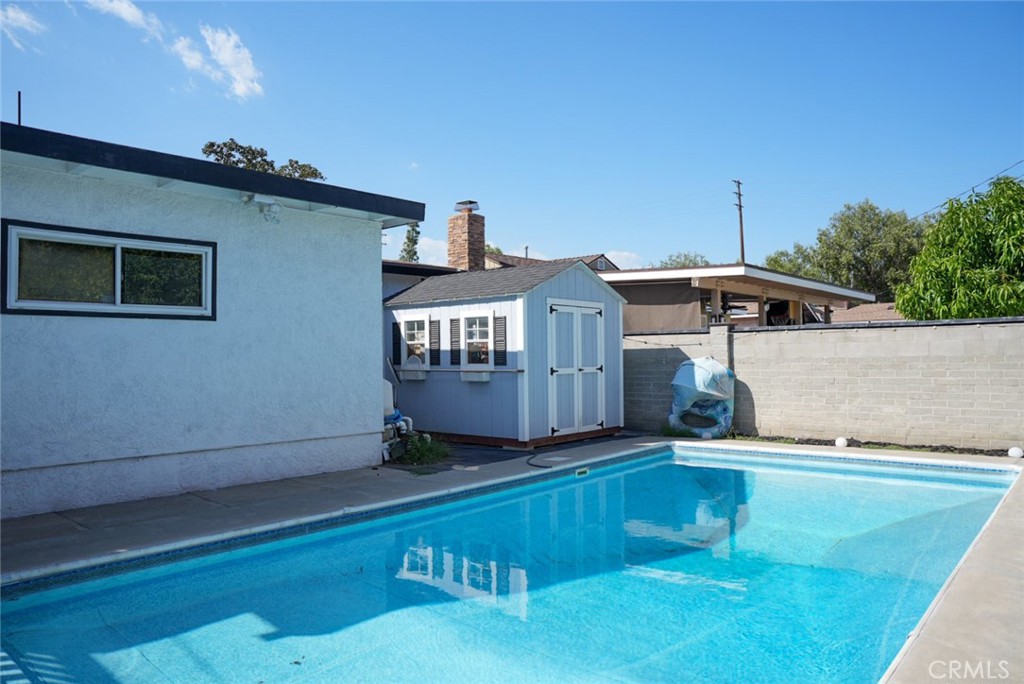 14312 Dumont Property Photo 7