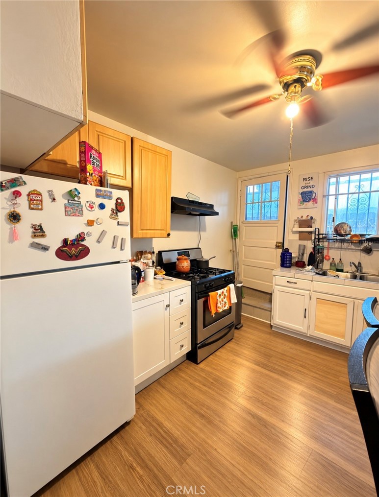 433 S Lorena Property Photo 4