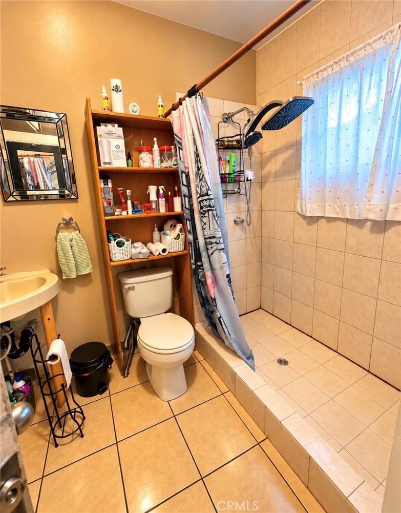 433 S Lorena Property Photo 7