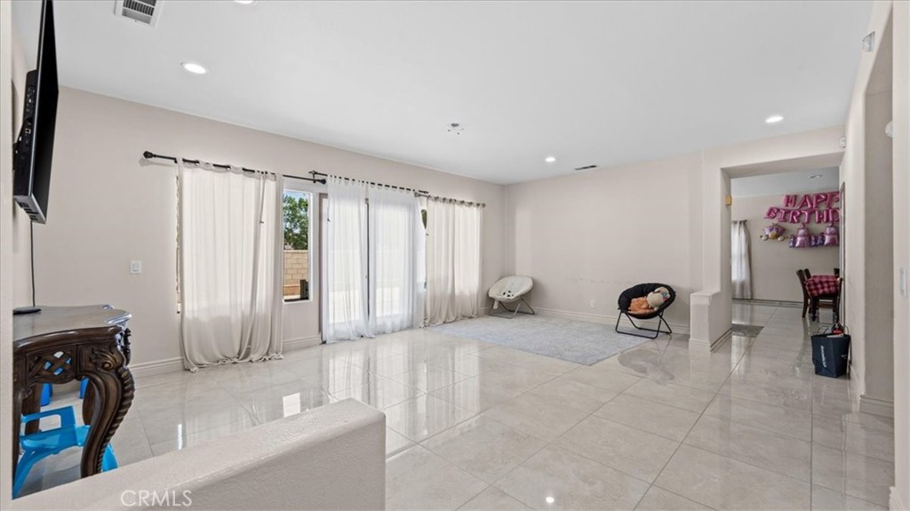 35812 Rhone Property Photo 6