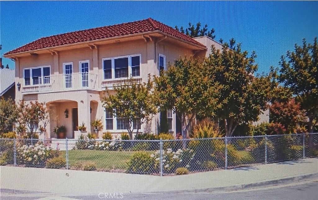 201 203 1/2 N Avenue 53 Property Photo 1