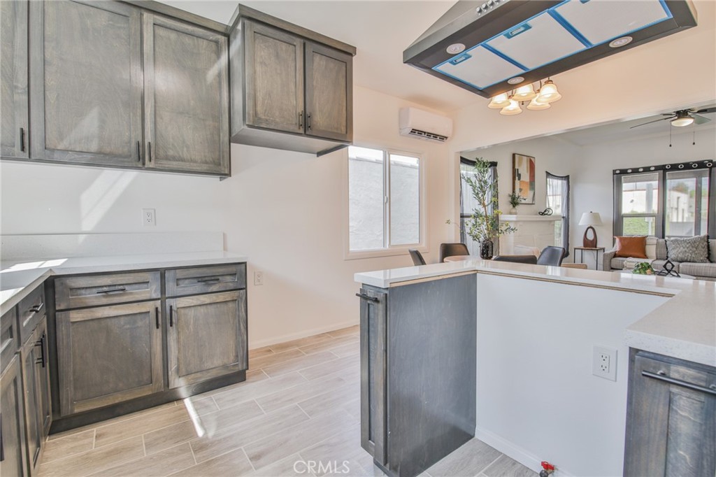 2512 W 60th Street Property Photo 14