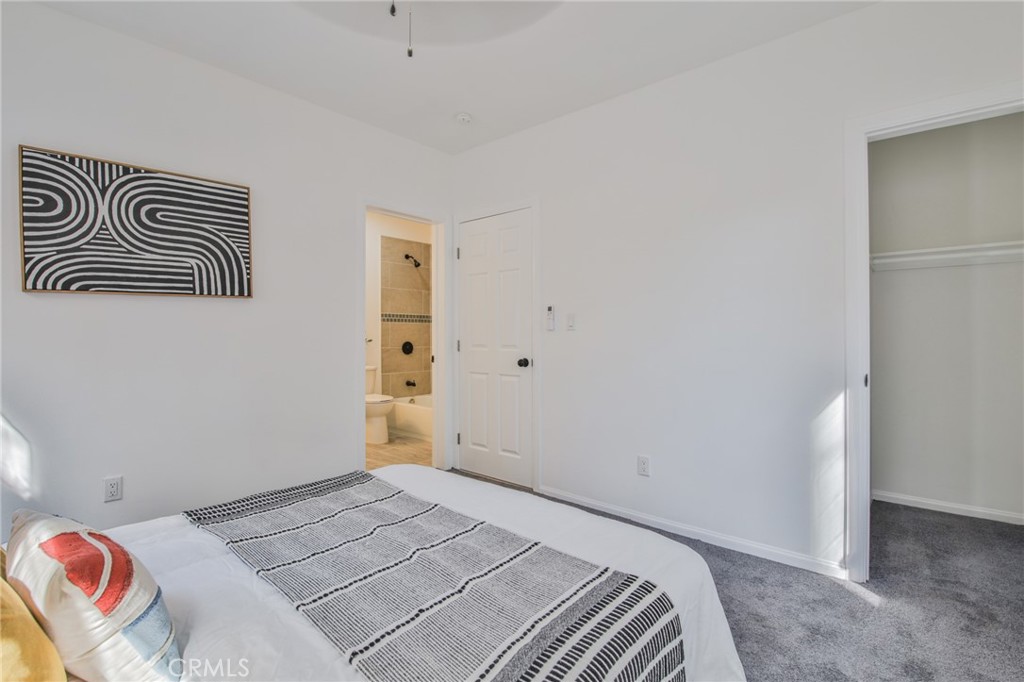 2512 W 60th Street Property Photo 18