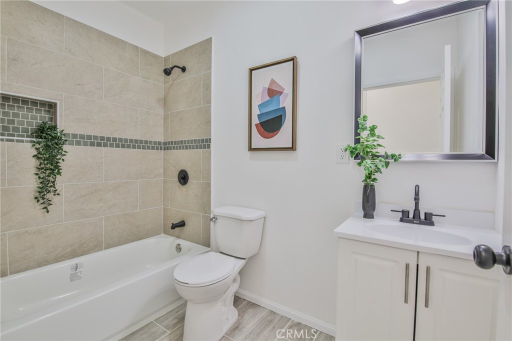 2512 W 60th Street Property Photo 19
