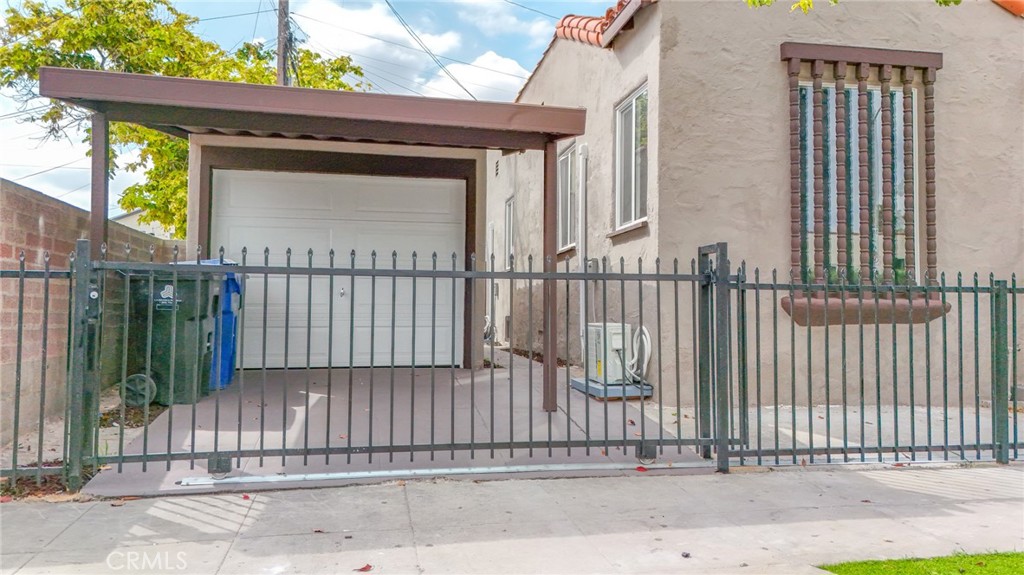 2512 W 60th Street Property Photo 24