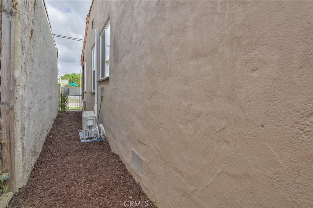 2512 W 60th Street Property Photo 30