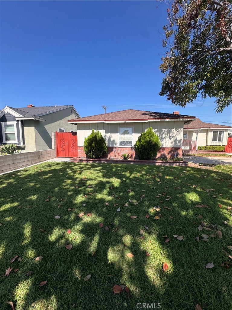 1831 W Flower Ave Property Photo 4
