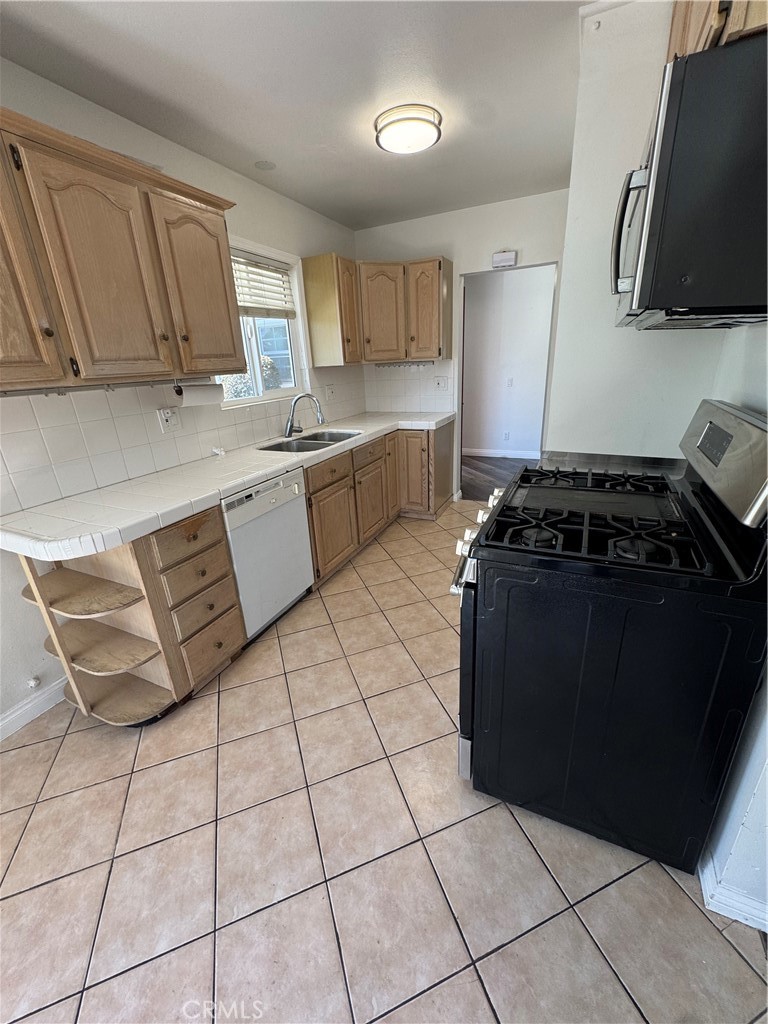 1831 W Flower Ave Property Photo 10