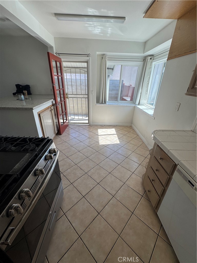 1831 W Flower Ave Property Photo 11