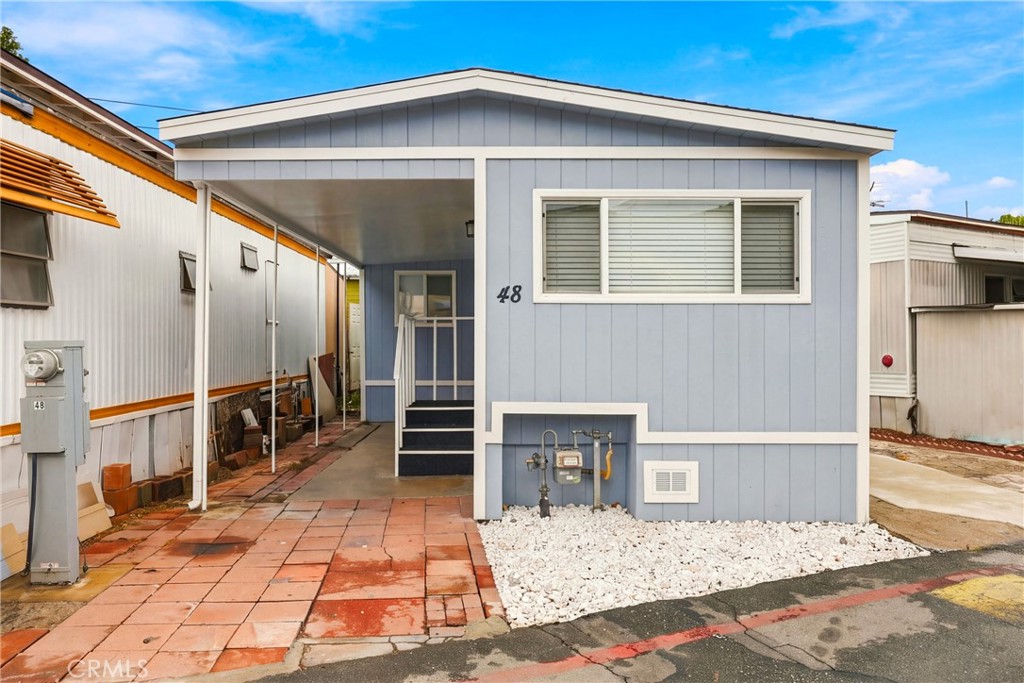 16118 Bellflower 48 Property Photo 1