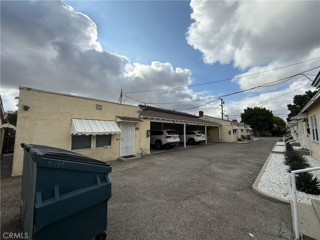9719 Belmont Property Photo 4