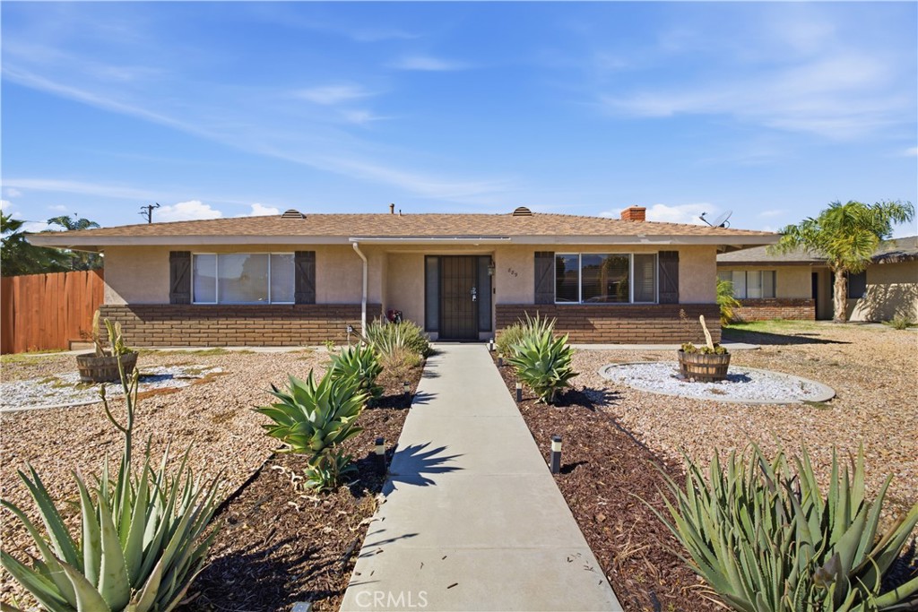 889 Cardona Place Property Photo 1
