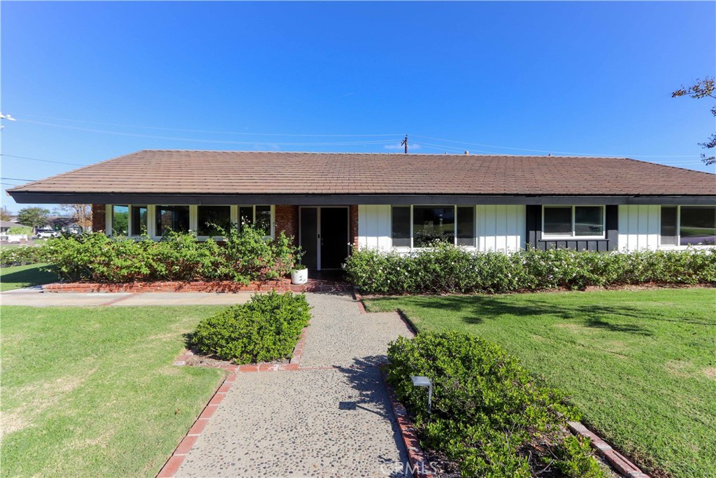 501 E Sunny Hills Road Property Photo 6