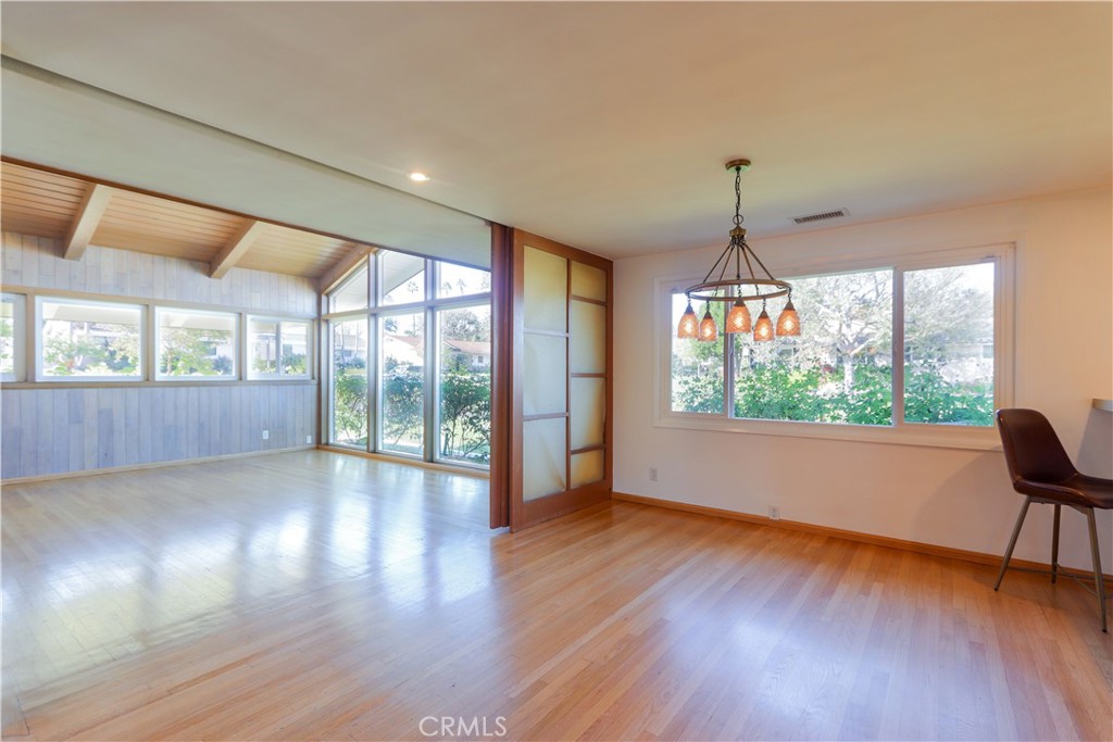 501 E Sunny Hills Road Property Photo 11