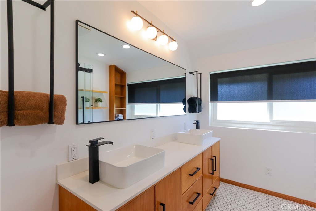 501 E Sunny Hills Road Property Photo 33