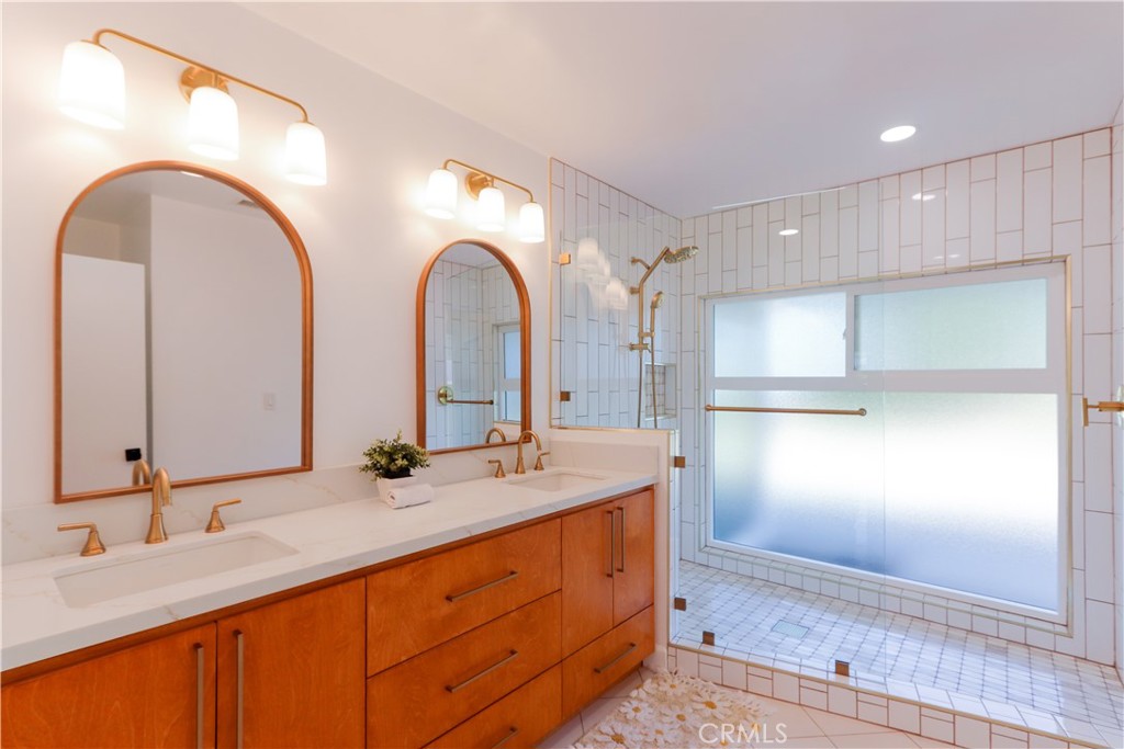 501 E Sunny Hills Road Property Photo 41