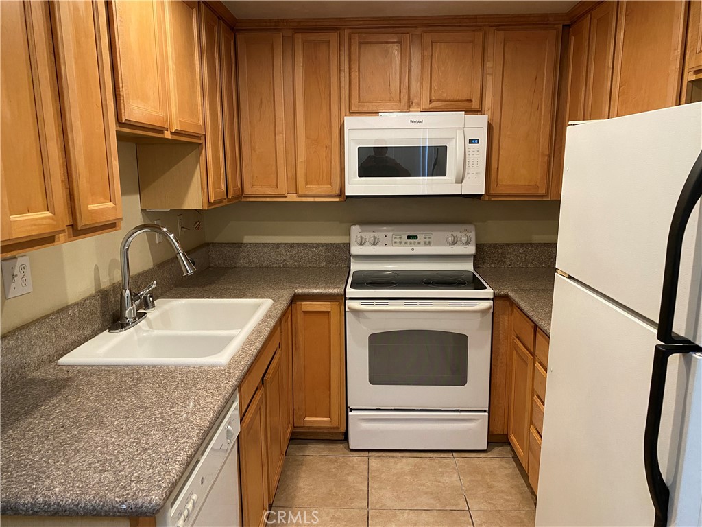 615 E Lugonia Avenue 2 Property Photo 6