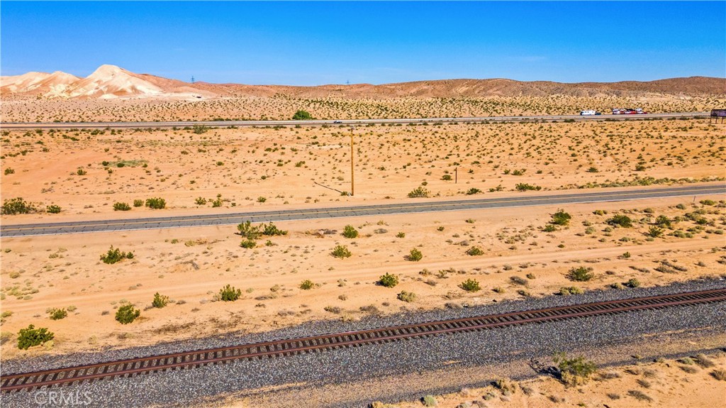17 Yermo Road Property Photo 10