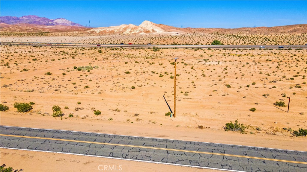 17 Yermo Road Property Photo 11