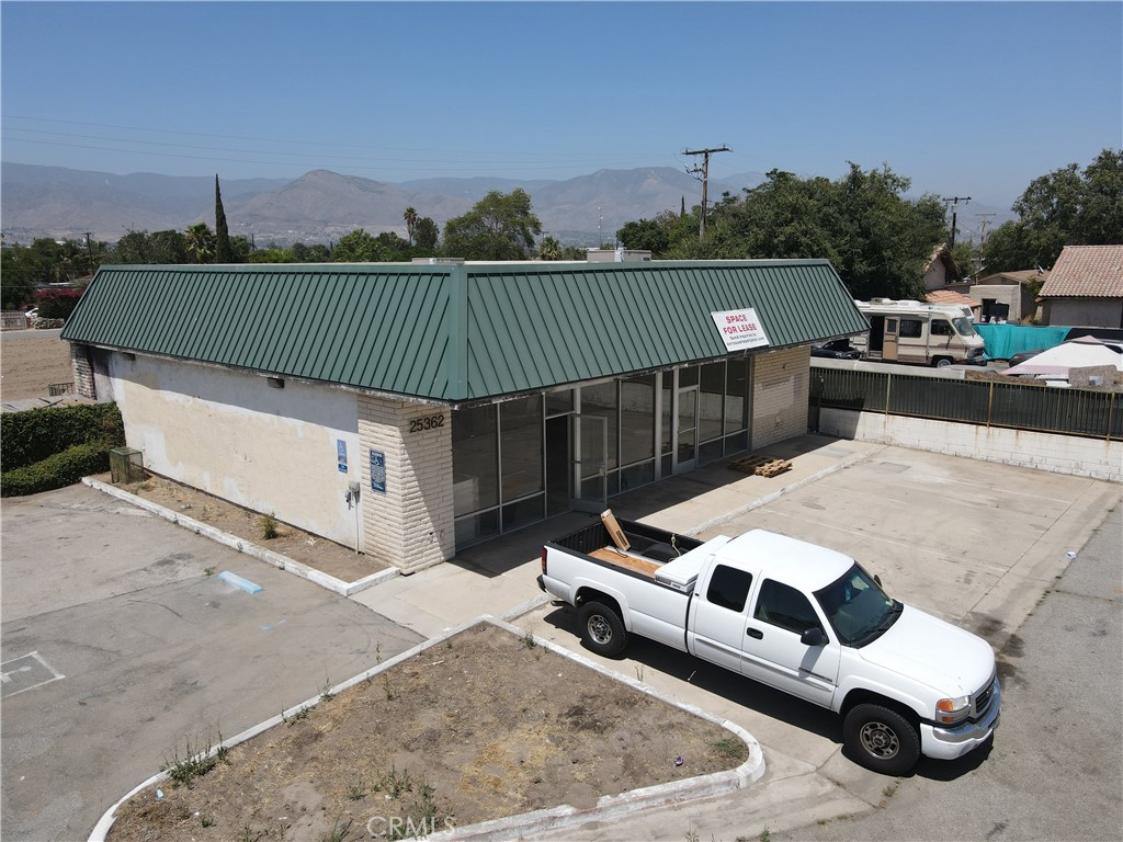 25362 3rd Street Property Photo 4