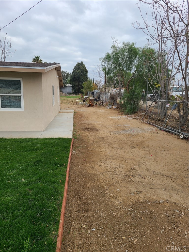 4976 Etiwanda Avenue Property Photo 5
