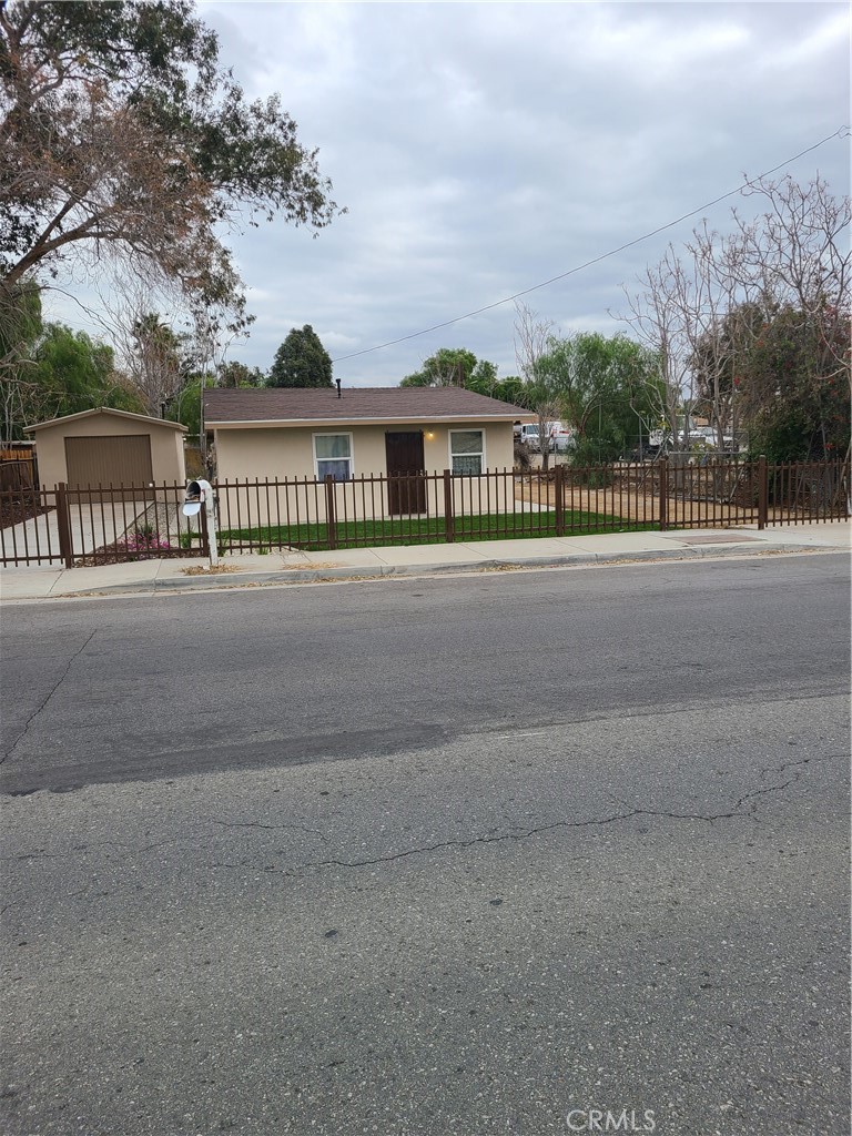 4976 Etiwanda Avenue Property Photo 7