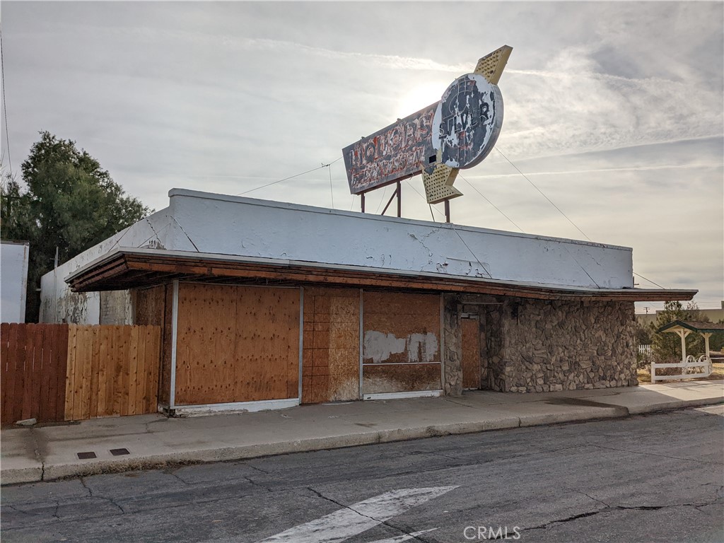 27190 20 Mule Team Road Property Photo 3
