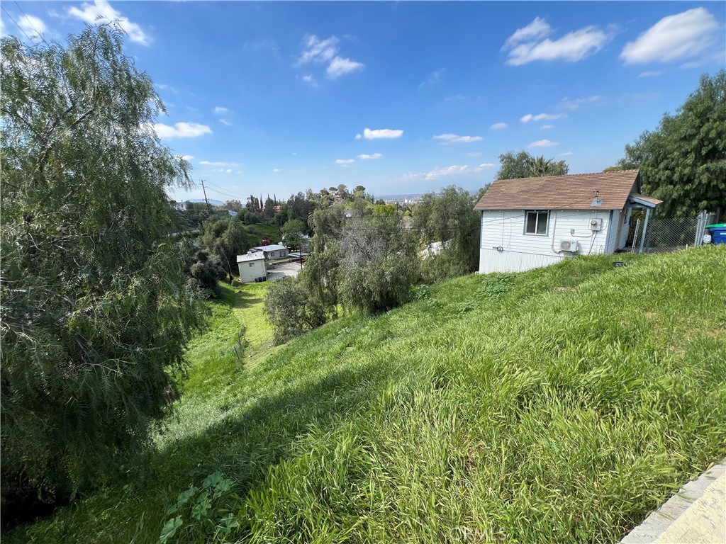 11300 San Mateo Drive Property Photo 3