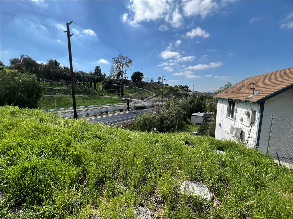 11300 San Mateo Drive Property Photo 4